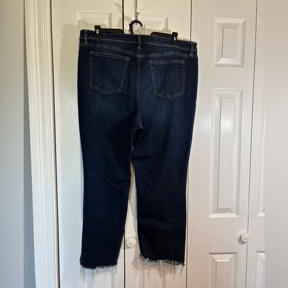 ARULA Dark Indigo Frayed Hem Cropped Jeans - Picture 4 of 5
